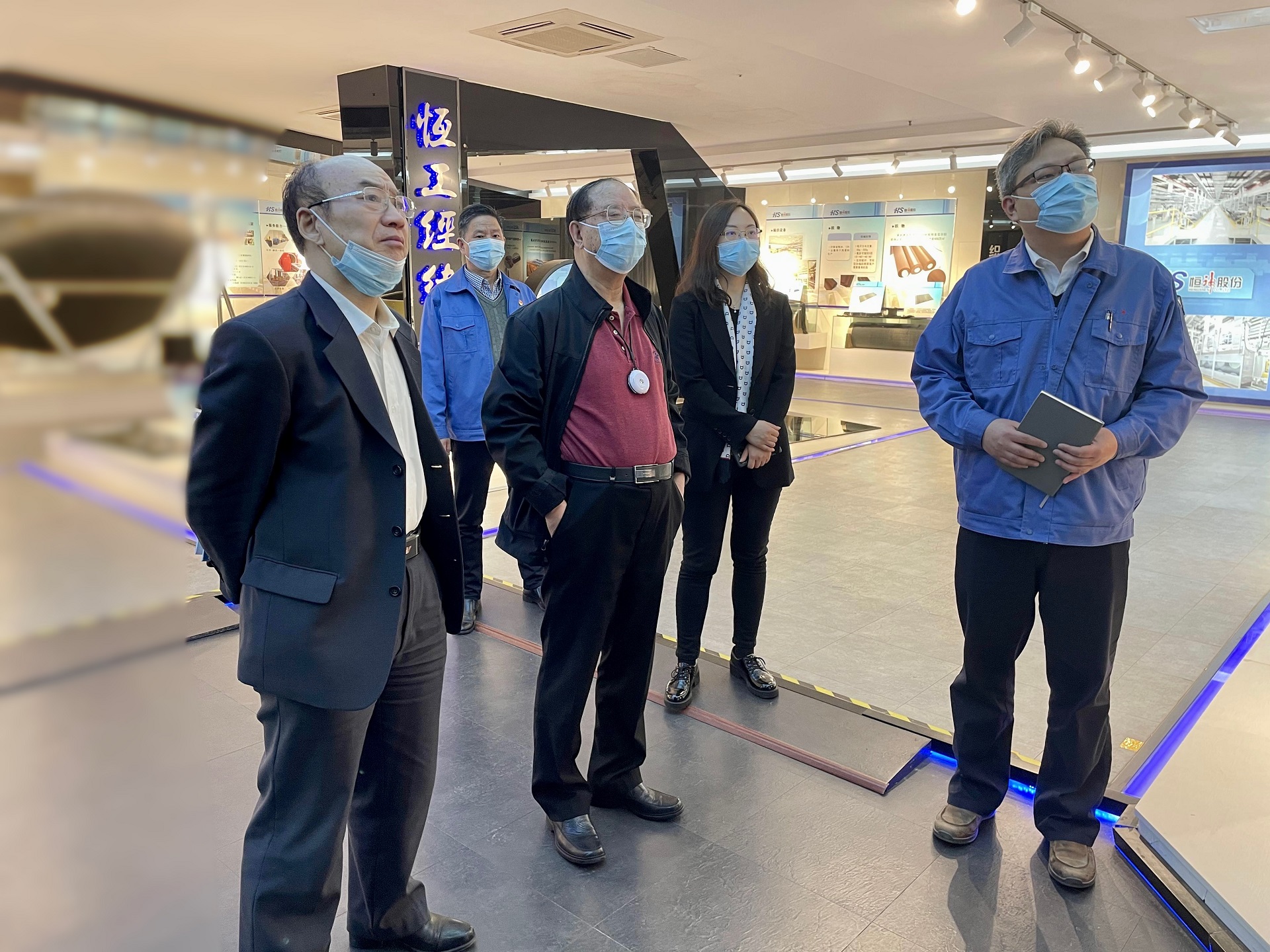 251656122690181540.jpeg 中國開發區協會會長師榮耀一行蒞臨恒神股份調研指導工作.jpg